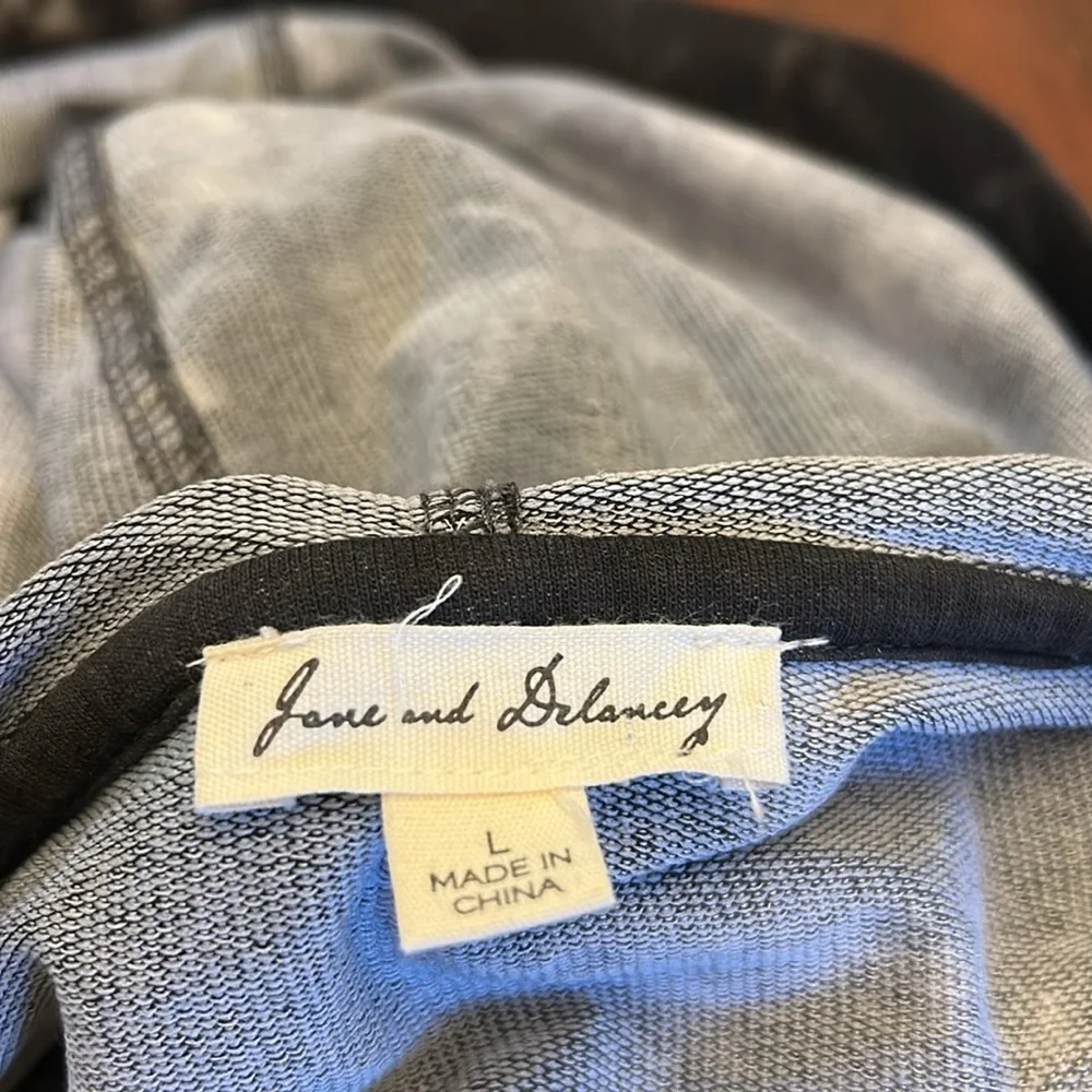 Jane and Delancey black hooded lightweight sweatshirt Size L EUC - Picture 6 of 8